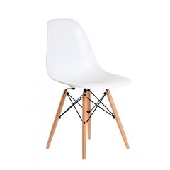 silla eames blanca con base de madera