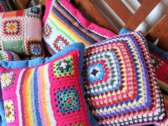 Almofada de Crochet Quadrada com flores 0,45 x 0,45 - loja online