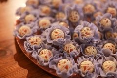 flower-wrappers-for-wedding-sweets