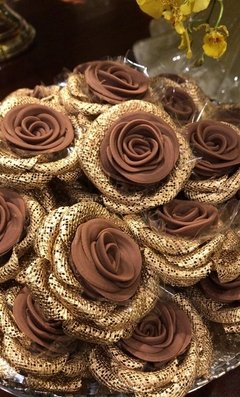 fabric-flower-wrapper-for-wedding-candies-rose