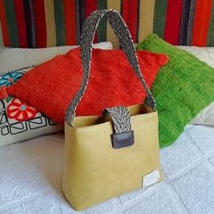 CAMILA - bolso con correa tejida - Se prepara a pedido - Color a convenir