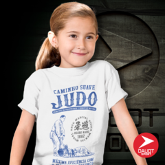 Camisa Judo Caminho Suave branca texto em azul na internet