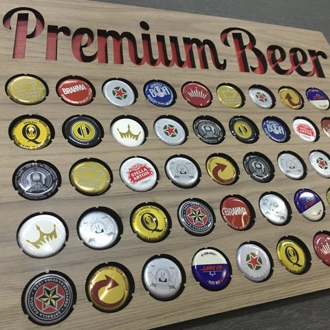 Quadro Porta Tampinhas - Premium Beer