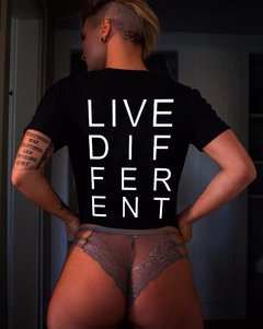 Camiseta Live Different - comprar online