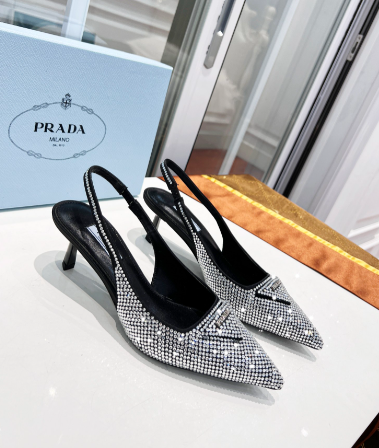 Scarpin store com strass