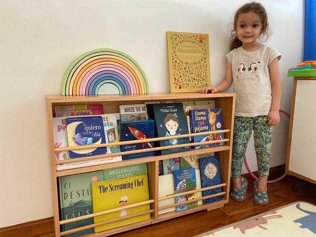Biblioteca de madera para niños de piso