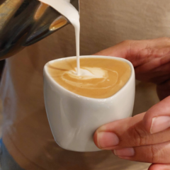 Pocillo de café PAUSA, con plato - comprar online