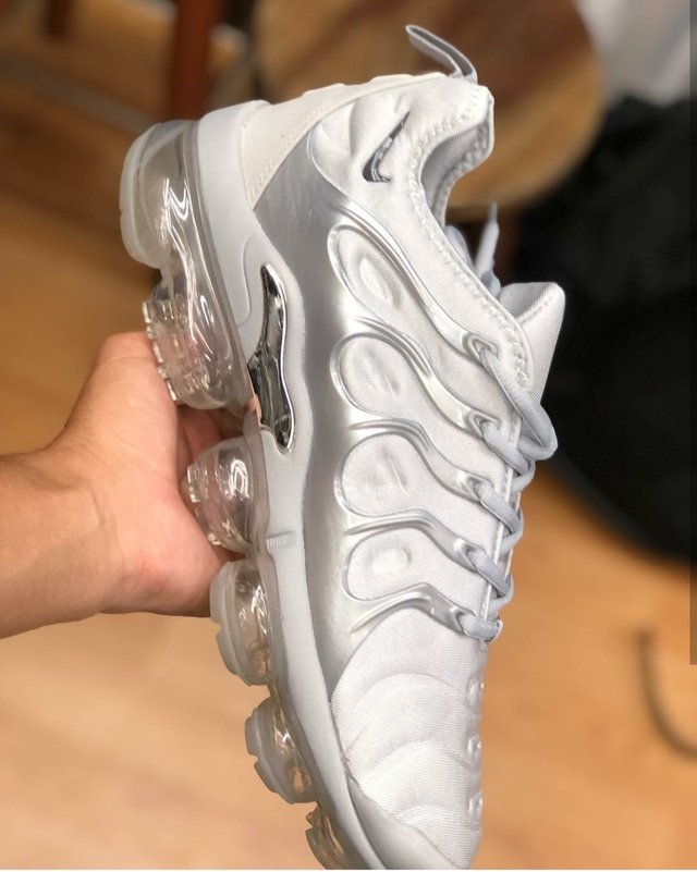 Vapor maxes fashion grey