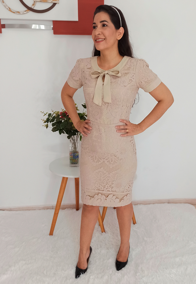 Vestido fashion tubinho creme