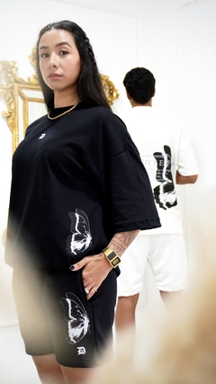 Camiseta Oversized Butterfly Preto - loja online