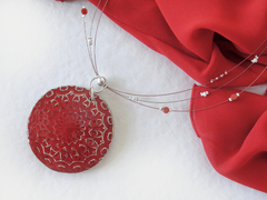 Medallón Mandala en gargantilla con coral, ágata, perlas y plata - comprar online
