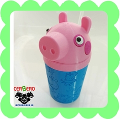 Vaso Peppa y George Pig en internet