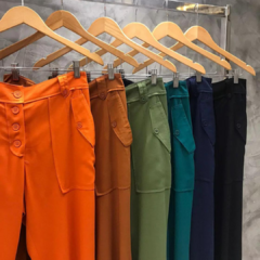 CALÇA COM BOTÕES FRONTAIS - comprar online