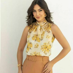 blusa doce flor com gola laço 