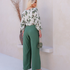 Calça pantalona com pregas no cós - loja online