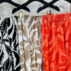 PANTALONA ESTAMPADA COM FENDA - Jennyfer Modas