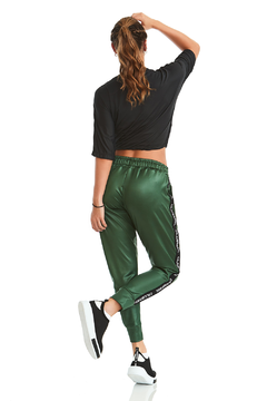 CROPPED CONNECTION PRETO - CAJU BRASIL - Jump Fit