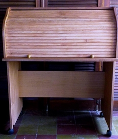 Mueble atado de mosca