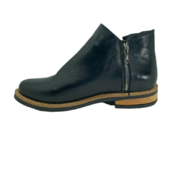 Bota en cuero liso negro, baja, con dos cierres Art 123 - comprar online