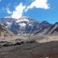 Imagen de Trekking en Aconcagua - Puente del Inca - Confluencia - Plaza Francia - Centinela de Piedra