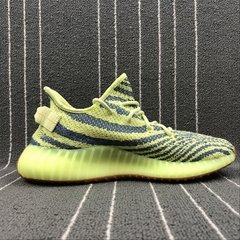 YEEZY 350 V2 na internet