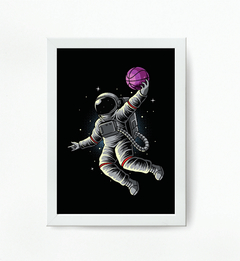 Quadro Astronauta jogando basquete