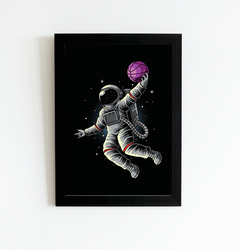 Quadro Astronauta jogando basquete - comprar online