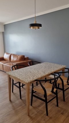 n.13 - MESA DE COMEDOR CON TAPA DE TERRAZO