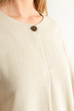 26525 blusa lino liso con botón - comprar online