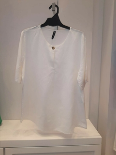 26525 blusa lino liso con botón - ARYE