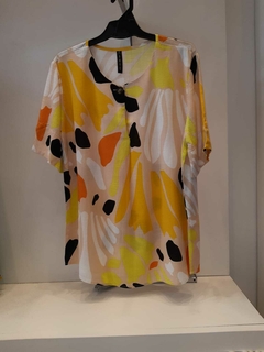 26525-1 blusa lino estampado con botón en internet