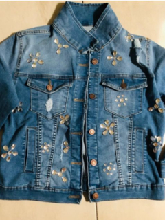 Campera de jean bordada a mano