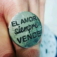 Anillo de plata el amor siempre vence