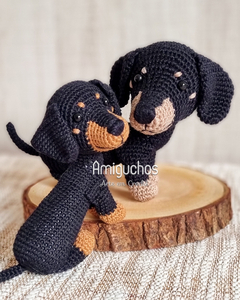 Kit - Cão Dachshund e Filhote Amigurumi