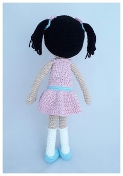 Boneca Isabella Amigurumi - Amiguchos Arte em Crochê