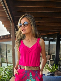 BS-0736- Blusa alça grossa tecido duna, detalhe decote, cor pink