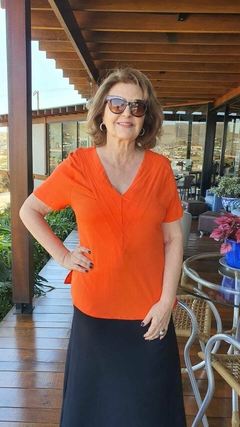 BS-0612A - Blusa viscose decote V nervuras laranja - comprar online