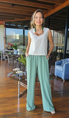 CA-0187 - calça pantalona tecido duna verde menta com vinco - comprar online