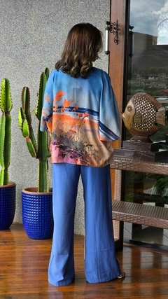 CS-0294D - Kimono de crepe estampa abstrata azul e laranja - comprar online