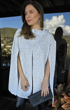 CS-0269- Pelerine/ capa de tricot trabalhado off-white