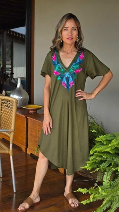 VE-0761- Vestido indiano curto verde militar bordado decote