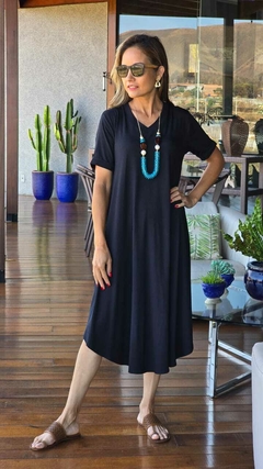 VE-0744- Vestido midi básico preto barra arredondada