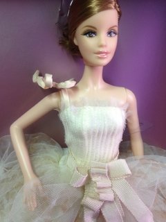 Vera Wang Bride: The Traditionalist Barbie doll na internet