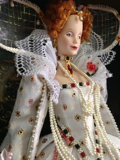 Queen Elizabeth Barbie doll - comprar online
