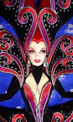 Bob Mackie Countess Dracula Barbie doll na internet