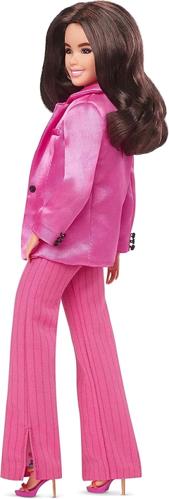 Gloria Doll Wearing Pink Power Pantsuit – Barbie The Movie - comprar online