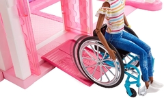 Barbie Fashionista 133 - Negra com cadeira de rodas - comprar online