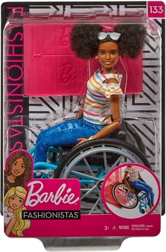 Barbie Fashionista 133 - Negra com cadeira de rodas - loja online