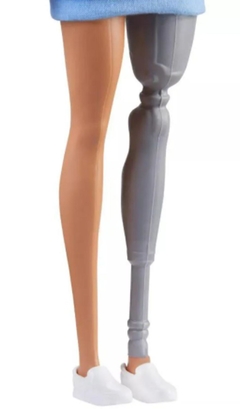 Barbie Fashionista 121 - Morena com perna protética - comprar online