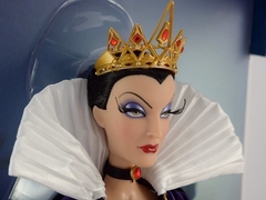Disney Evil Queen Limited Edition Doll na internet